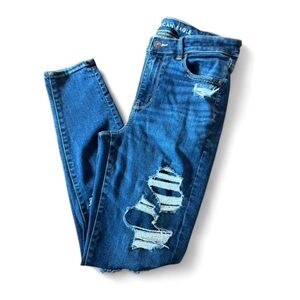 American Eagle Women's Distressed jeans